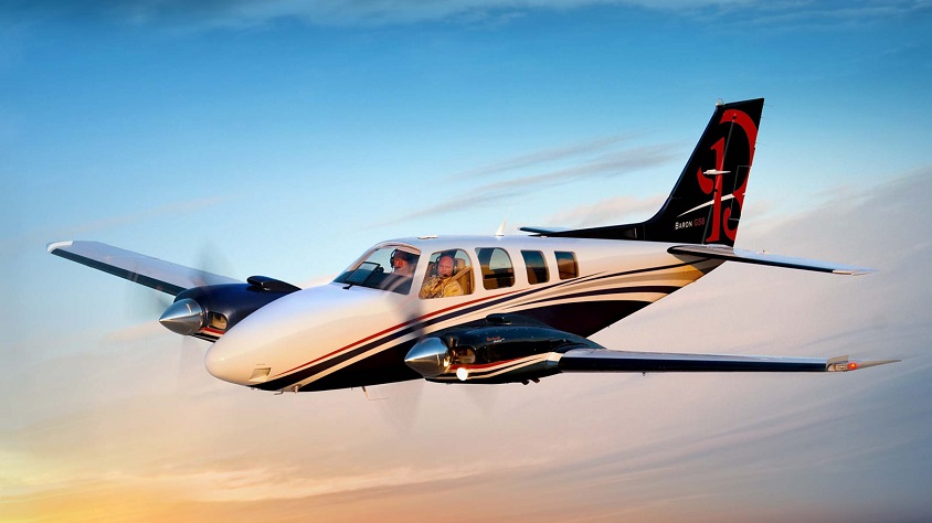 volo privato sul Beechcraft Baron 58